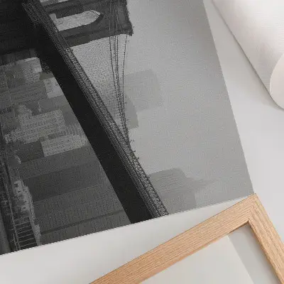 Moderne decoratieve poster de brug en de stad in grijstinten voor een rustige en elegante uitstraling