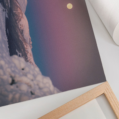 Stijlvolle wandposter met sneeuw bedekte bergen pastelroze maan