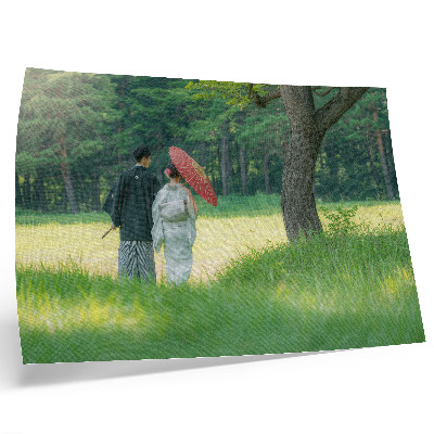 Stijlvolle wandposter Traditionele kleding, paraplu, groene weide, bomen