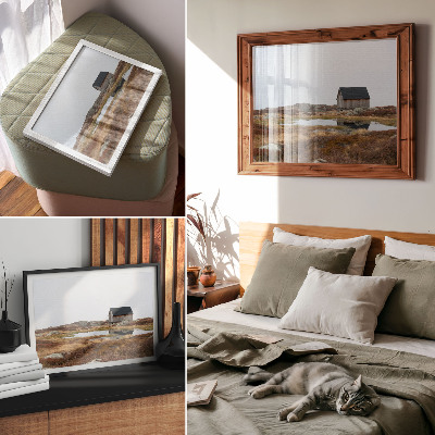 Moderne decoratieve poster Houten huisje, heide, rustig water