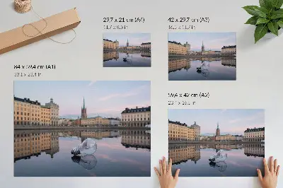 Stijlvolle wandposter met weerspiegelingen van gebouwen in pasteltinten
