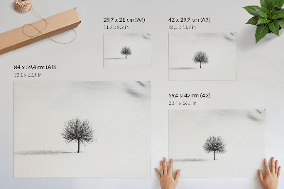 Poster Minimalistisch winterlandschap met boommotief en harmonie.