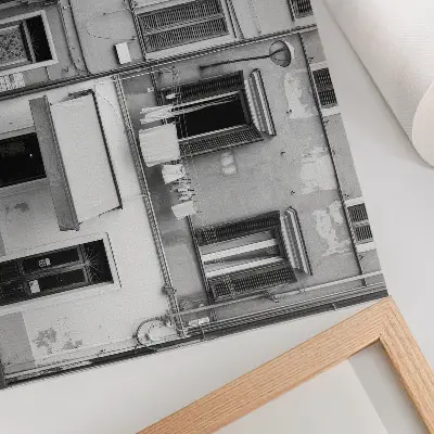 Moderne decoratieve poster gevel van een huurhuis in minimalistisch zwart-witcontrast