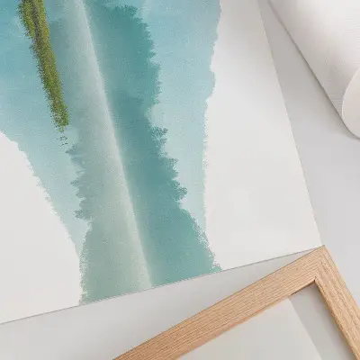 Moderne decoratieve poster met een vredig meer te midden van groene bergen