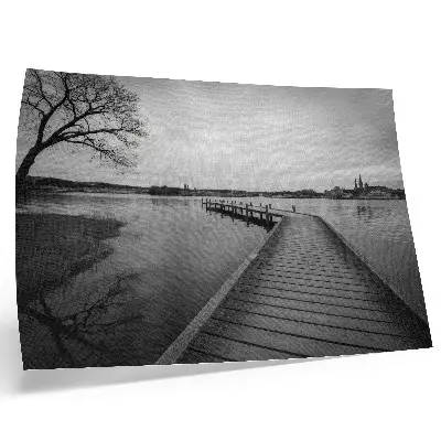 Poster zwart-wit landschap van een houten pier bij een rustig meer