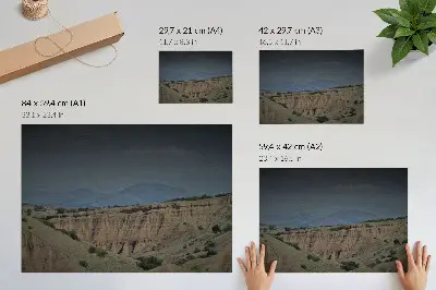 Wandposter natuurlijk landschap met uitgestrekte valleien, kliffen en bergen