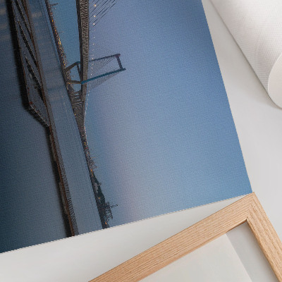 Moderne decoratieve poster Brug tegen de achtergrond van de schemering, kalm water, moderniteit