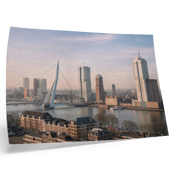 Moderne decoratieve poster Indrukwekkende wolkenkrabbers en een elegante brug over de rivier.