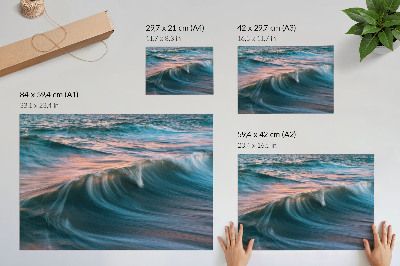 Moderne decoratieve poster Dynamische golven van turkooizen en blauwe zonsondergang