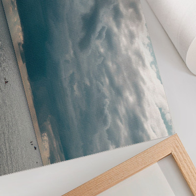 Moderne decoratieve poster Een stormachtige hemel boven een oceaan vol ruimte.