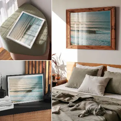 Stijlvolle wandposter met oceaangolven en surfers bij de horizon