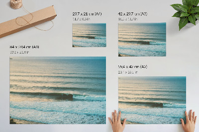 Stijlvolle wandposter Oceaangolven kalmeren de horizon, surfers