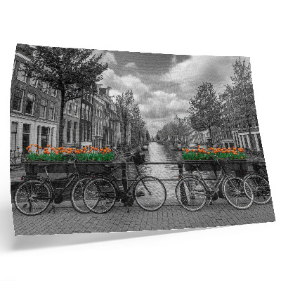 Poster Een charmant uitzicht op het kanaal, fietsen, tulpen, zwart en oranje.