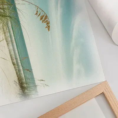 Wandposter met strandgras bij de oceaan onder een rustgevende lucht