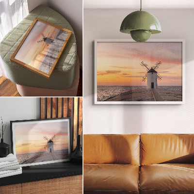 Stijlvolle wandposter Windmolen in het licht van de zonsondergang, zee, pastelkleurige lucht