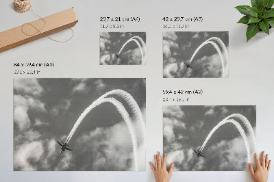 Moderne decoratieve poster Vliegtuig in de lucht met dynamische wolkenstrepen.