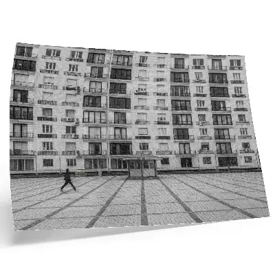 Stijlvolle wandposter modern gebouw met balkons en een plein