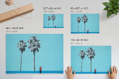 Poster Twee muurschilderingen met palmbomen vormen een contrast met de nieuwe uitstraling.