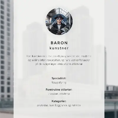 Stijlvolle wandposter met een afbeelding van een brug en wolkenkrabbers in een modern en symmetrisch design