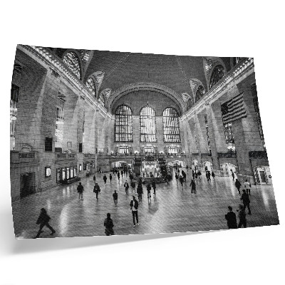 Moderne decoratieve poster Elegant interieur met grote ramen en een centrale trap.