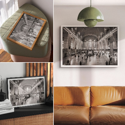 Moderne decoratieve poster Elegant interieur met grote ramen en een centrale trap.