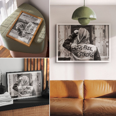 Stijlvolle wandposter Zwarte jas met opschriften, sterke compositie, contrast