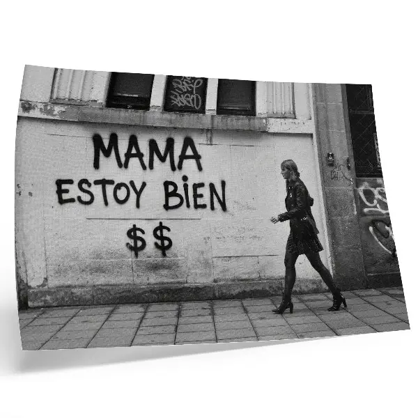 Moderne decoratieve poster met een contrasterend stadsbeeld in zwart-witte graffiti