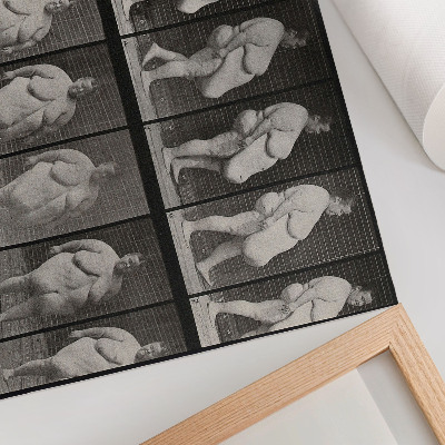 Stijlvolle wandposter Zwaarlijvige vrouw die loopt. Fototype naar Eadweard Muybridge, 1887.
