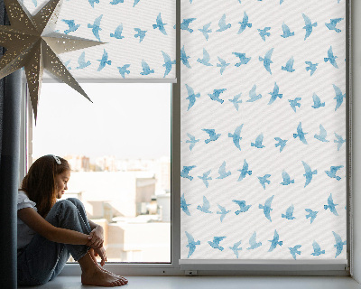 Binnengordijn met blauwe vogels