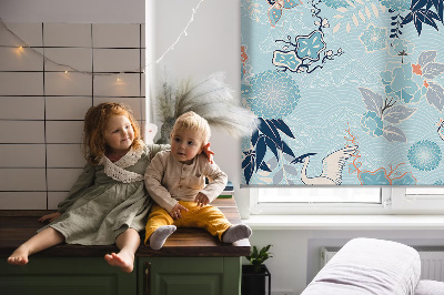 Rolgordijn voor raam in blauwe natuurprint