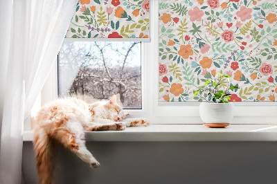 Binnenrolgordijn voor raam met geschilderde bloemen