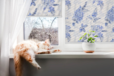 Binnenrolgordijn in blauwe bloemenprint voor raam