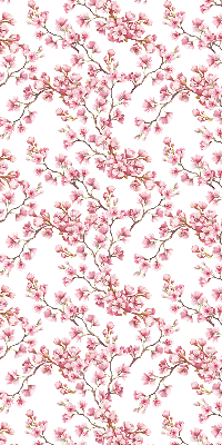 Rolgordijn voor raam met roze bloemblaadjes van knoppen aan de boom
