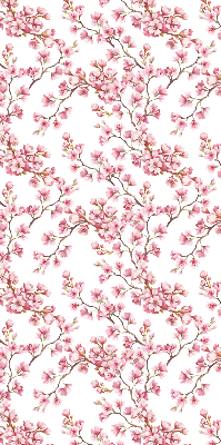 Rolgordijn voor raam met roze bloemblaadjes van knoppen aan de boom