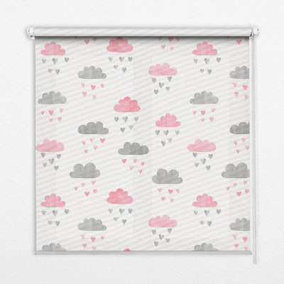 Binnenrolgordijn voor raam met roze en grijze wolken