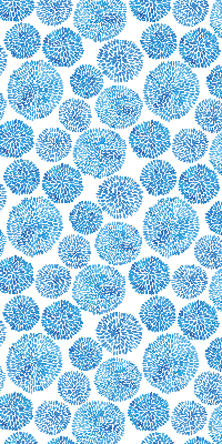 Binnenrolgordijn voor raam met blauwe bloemblaadjescirkels