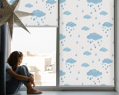 Rolgordijn voor raam met wolken en regen