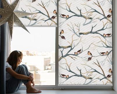 Binnenrolgordijn voor raam met vogels in een boom