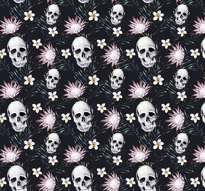 Rolgordijn voor raam met schedels tussen de bloemen