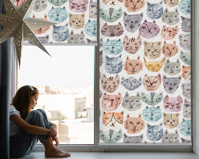 Binnenrolgordijn voor raam met kleurrijke kattengezichten