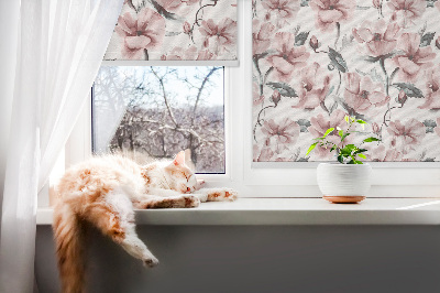 Binnenrolgordijn voor raam met roze bloemen