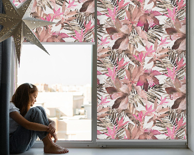Binnenrolgordijn voor raam met roze bloemen