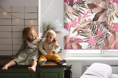 Binnenrolgordijn voor raam met roze bloemen
