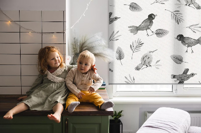 Binnengordijn met getekende vogels en bladeren