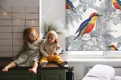 Stoffen rolgordijn met kleurrijke vogelprint
