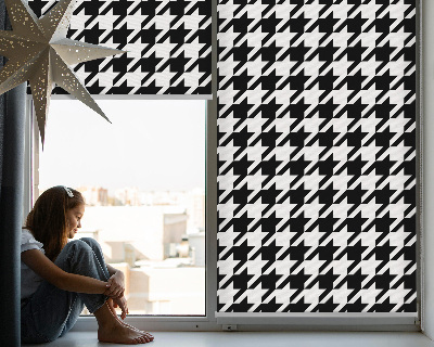 Binnenshuis verduisterend rolgordijn met geometrisch patroon