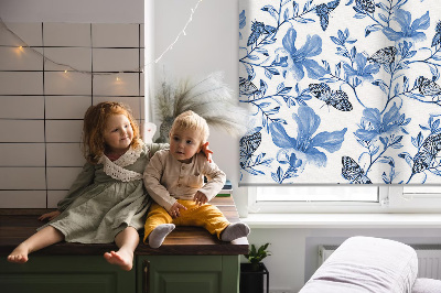 Verduisterend stoffen rolgordijn met blauwe vlinders