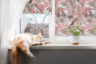 Binnenshuis verduisterend rolgordijn met roze bloemen
