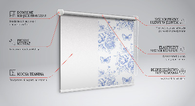 Verduisterend rolgordijn voor raam in blauw met bloemen- en vlinderprint