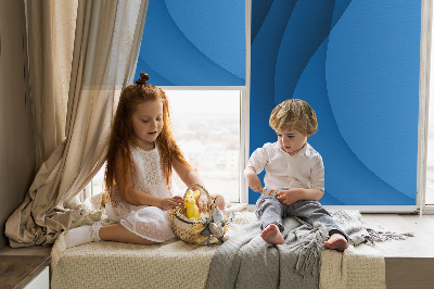 Verduisterend rolgordijn voor een balkondeur in blauwe golven
